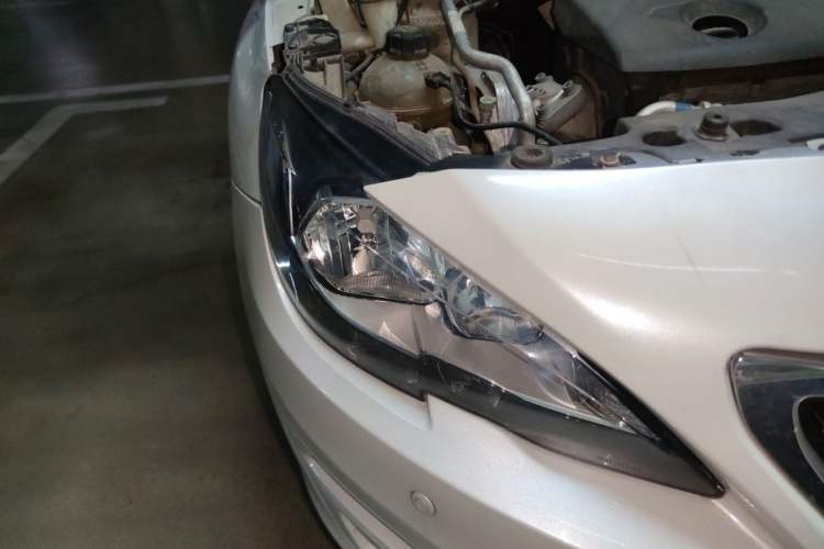 Used Peugeot 408 2014 1.8L Manual Leading Edition Right Front Headlight