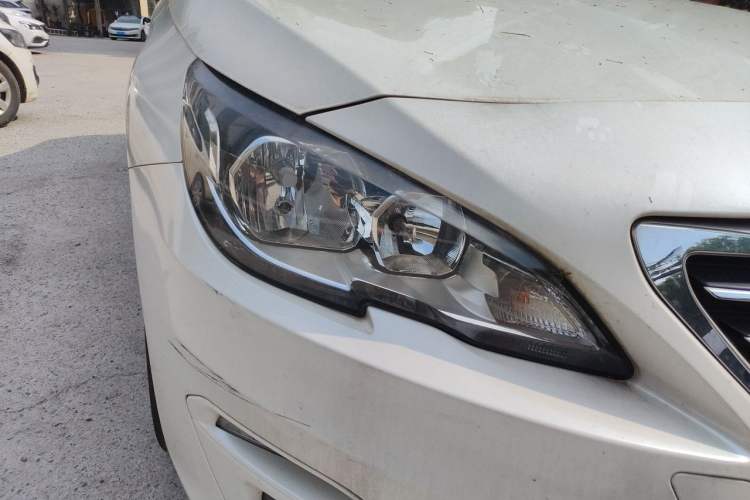 Used Peugeot 408 2014 1.8L Automatic Luxury Edition Right Front Headlight