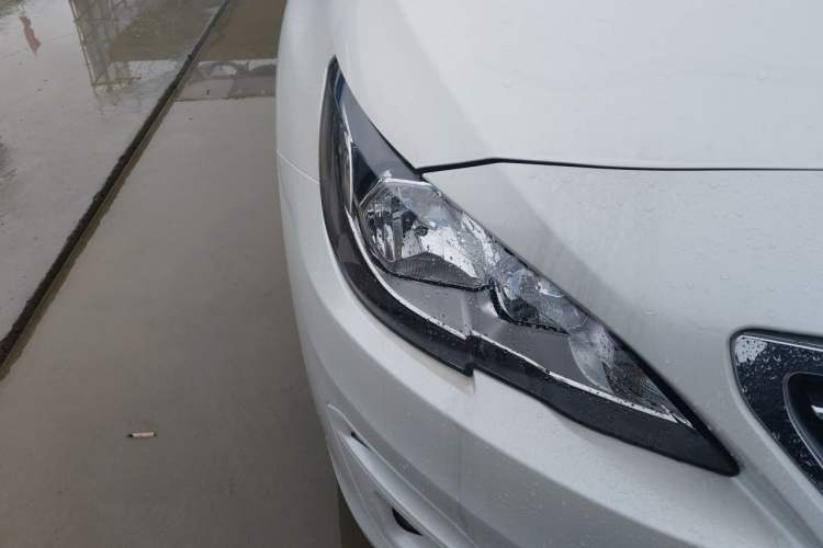 Used Peugeot 408 2014 1.8L Automatic Luxury Edition Right Front Headlight