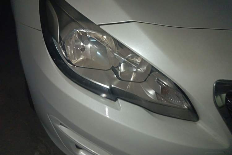 Used Peugeot 408 2014 1.8L Automatic Luxury Edition Right Front Headlight