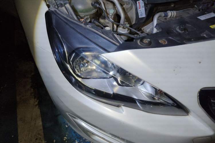 Used Peugeot 408 2014 1.8L Automatic Luxury Edition Right Front Headlight