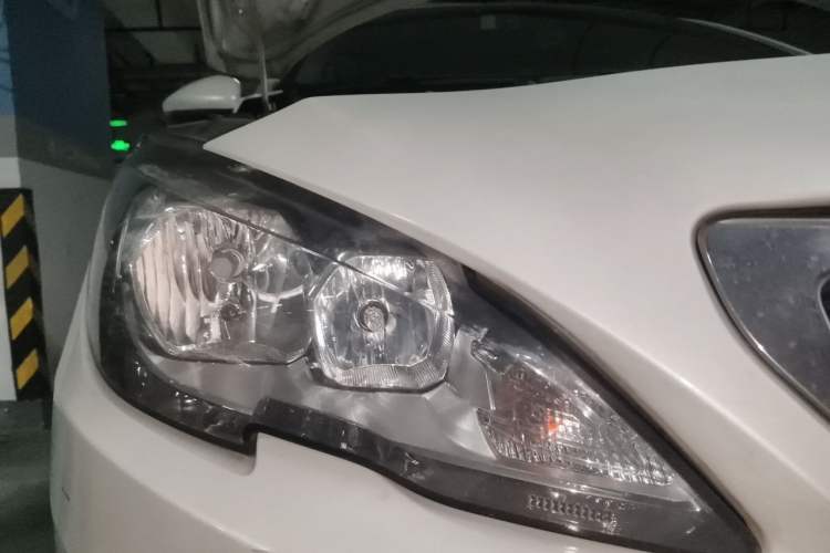 Used Peugeot 408 2014 1.8L Automatic Luxury Edition Right Front Headlight
