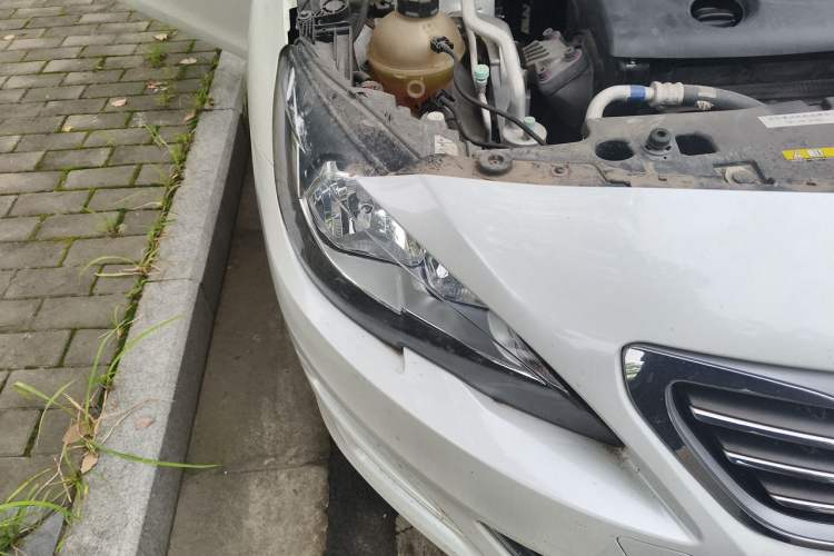 Used Peugeot 408 2014 1.8L Automatic Luxury Edition Right Front Headlight