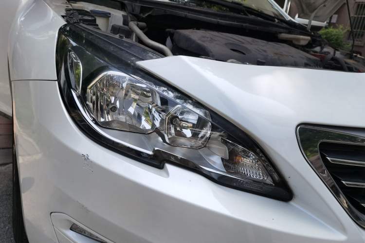 Used Peugeot 408 2014 1.8L Automatic Luxury Edition Right Front Headlight