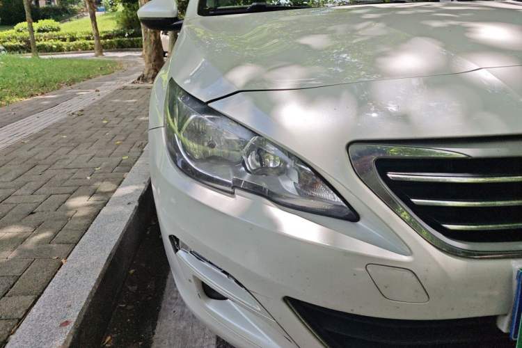 Used Peugeot 408 2014 1.8L Automatic Luxury Edition Right Front Headlight