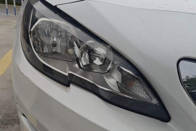 Used Peugeot 408 2014 1.8L Automatic Luxury Edition Right Front Headlight