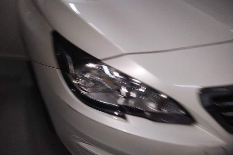 Used Peugeot 408 2014 1.8L Automatic Luxury Edition Right Front Headlight