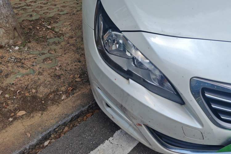 Used Peugeot 408 2014 1.8L Automatic Luxury Edition Right Front Headlight