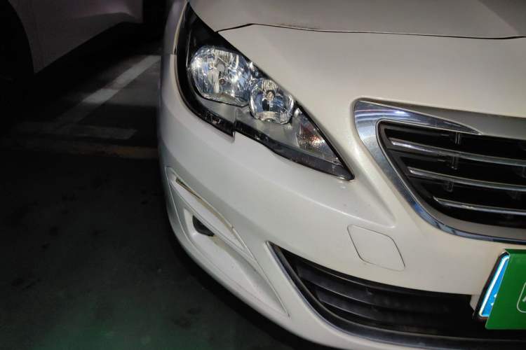 Used Peugeot 408 2014 1.8L Automatic Luxury Edition Right Front Headlight