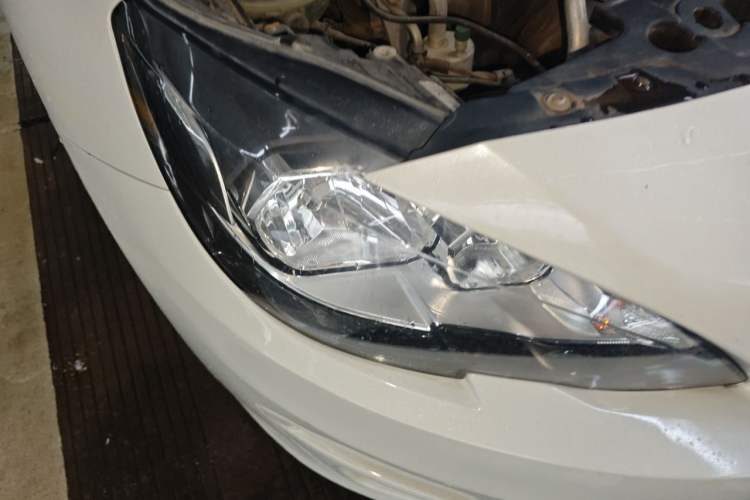 Used Peugeot 408 2014 1.8L Automatic Luxury Edition Right Front Headlight