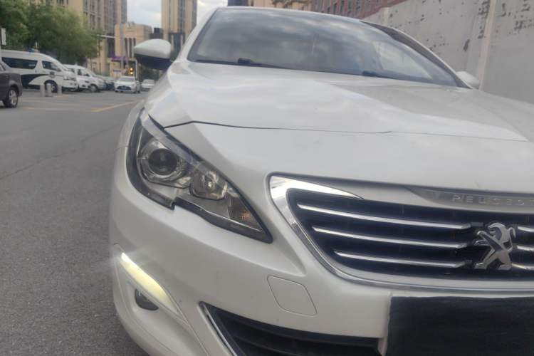 Used Peugeot 408 2014 1.8L Automatic Luxury Edition Right Front Headlight