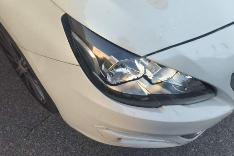 Used Peugeot 408 2014 1.8L Automatic Luxury Edition Right Front Headlight