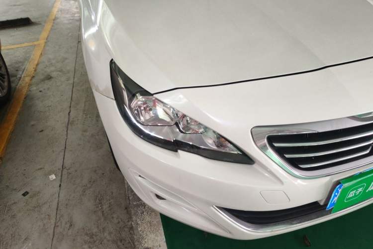 Used Peugeot 408 2014 1.8L Automatic Luxury Edition Right Front Headlight