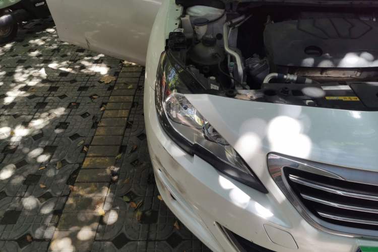 Used Peugeot 408 2014 1.8L Automatic Luxury Edition Right Front Headlight
