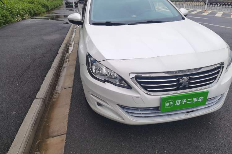 Used Peugeot 408 2014 1.8L Automatic Luxury Edition Right Front Headlight