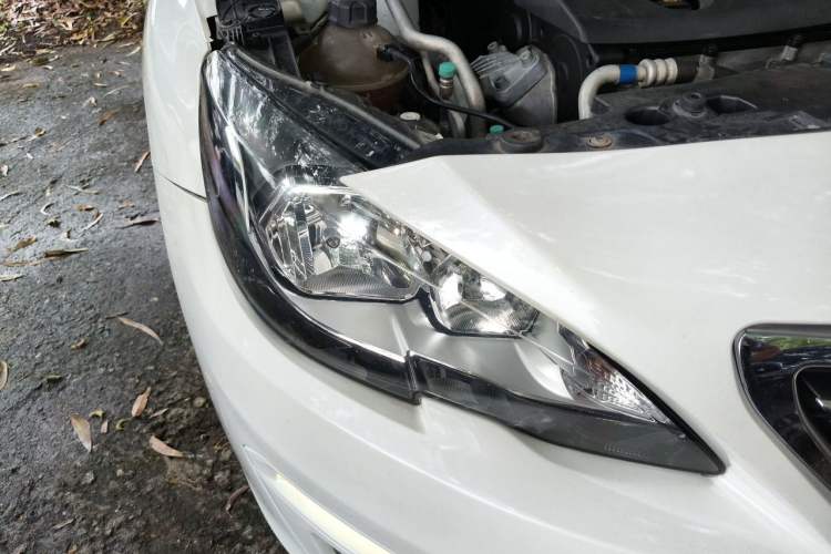 Used Peugeot 408 2014 1.8L Automatic Luxury Edition Right Front Headlight