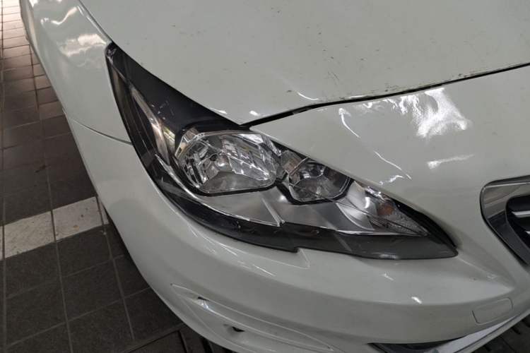Used Peugeot 408 2014 1.8L Automatic Luxury Edition Right Front Headlight