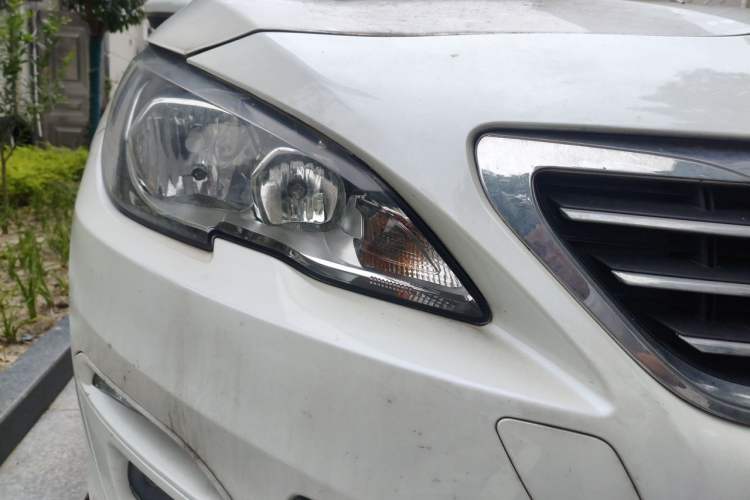 Used Peugeot 408 2014 1.8L Automatic Luxury Edition Right Front Headlight
