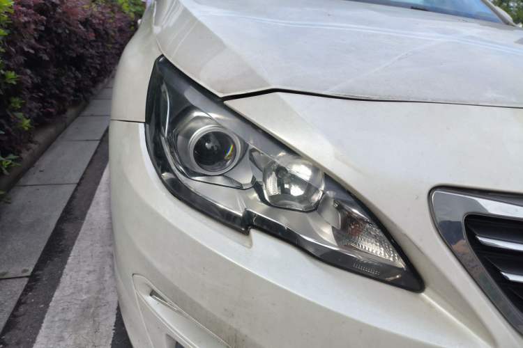 Used Peugeot 408 2014 1.8L Automatic Luxury Edition Right Front Headlight