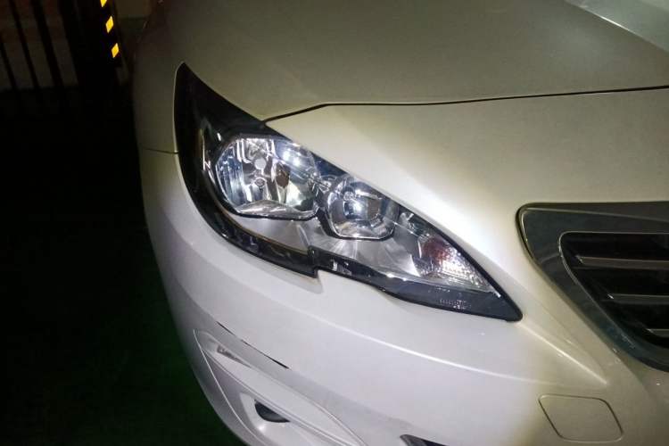 Used Peugeot 408 2014 1.8L Automatic Luxury Edition Right Front Headlight