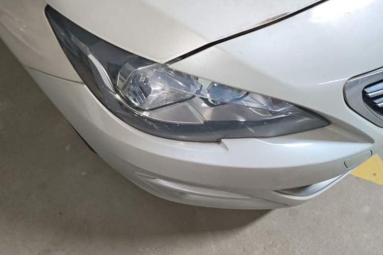 Used Peugeot 408 2014 1.8L Automatic Luxury Edition Right Front Headlight
