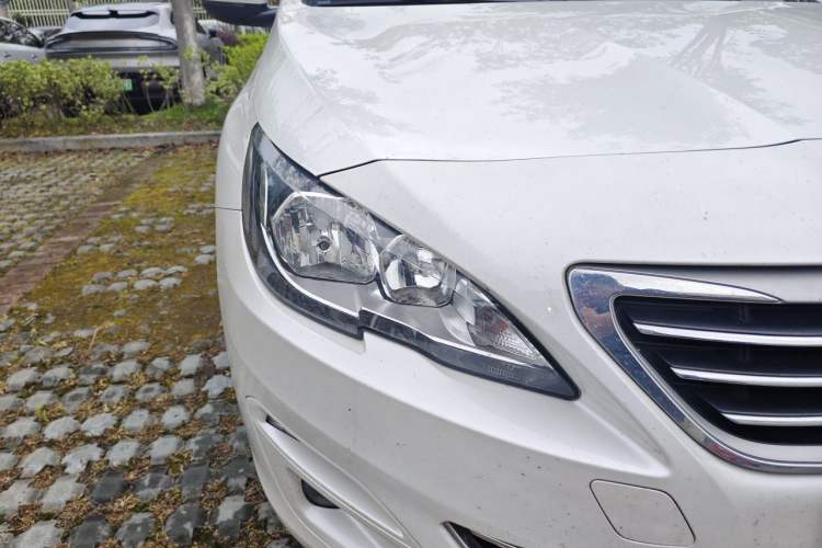 Used Peugeot 408 2014 1.8L Automatic Luxury Edition Right Front Headlight