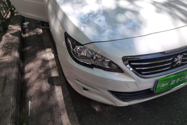 Used Peugeot 408 2014 1.8L Automatic Luxury Edition Right Front Headlight