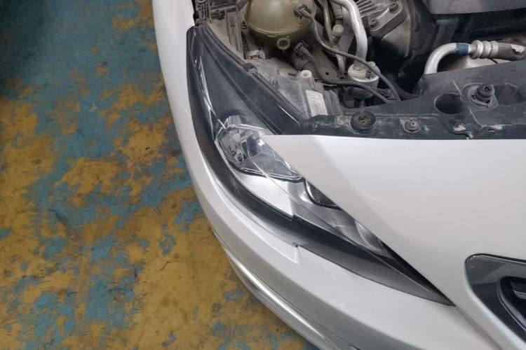 Used Peugeot 408 2014 1.8L Automatic Luxury Edition Right Front Headlight
