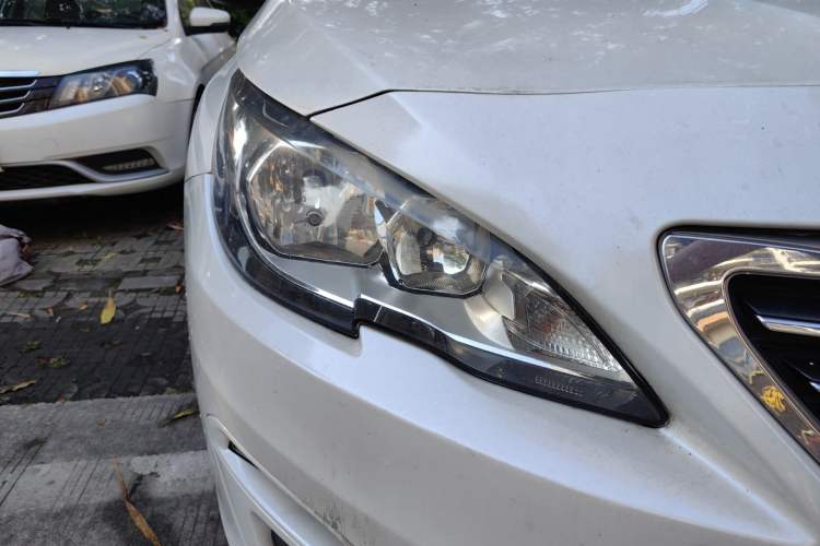 Used Peugeot 408 2014 1.8L Automatic Luxury Edition Right Front Headlight