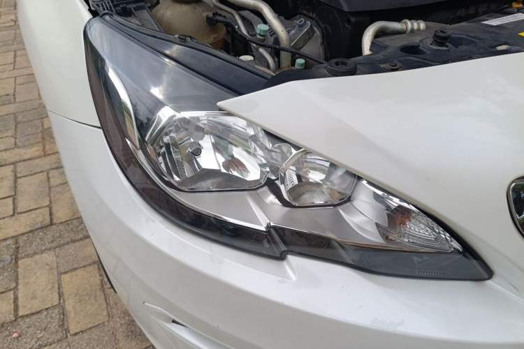Used Peugeot 408 2014 1.8L Automatic Luxury Edition Right Front Headlight