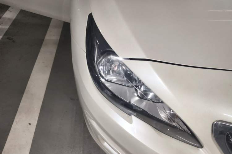 Used Peugeot 408 2014 1.8L Automatic Luxury Edition Right Front Headlight
