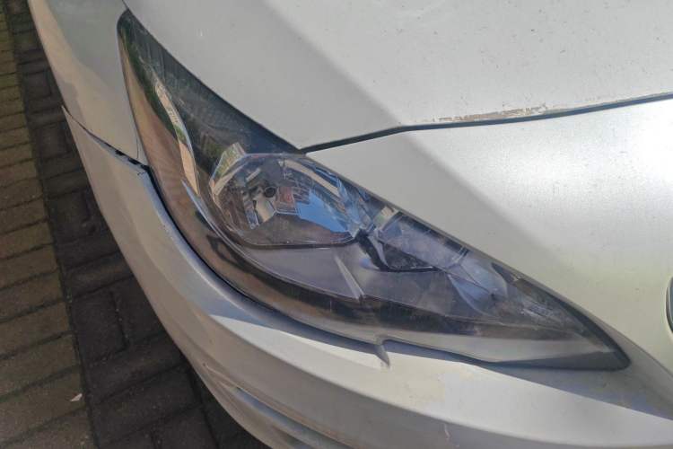 Used Peugeot 408 2014 1.8L Automatic Leading Edition Right Front Headlight