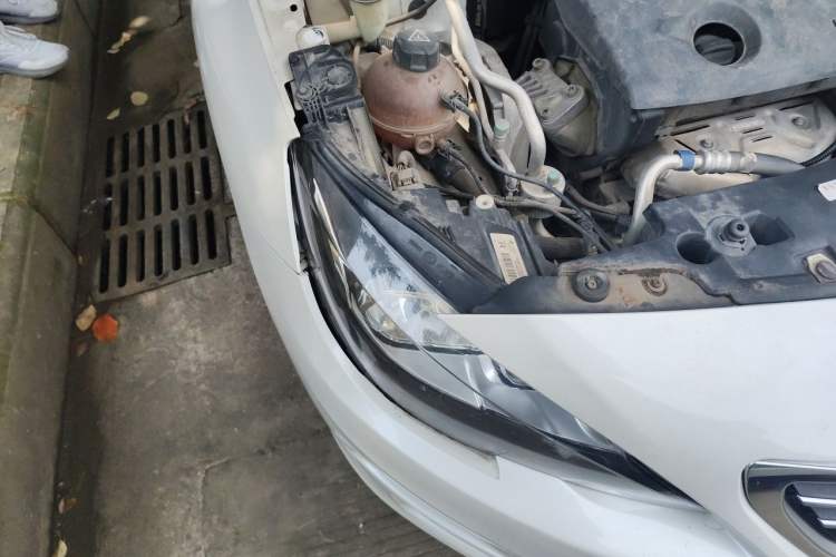 Used Peugeot 408 2014 1.8L Automatic Luxury Edition Right Front Headlight