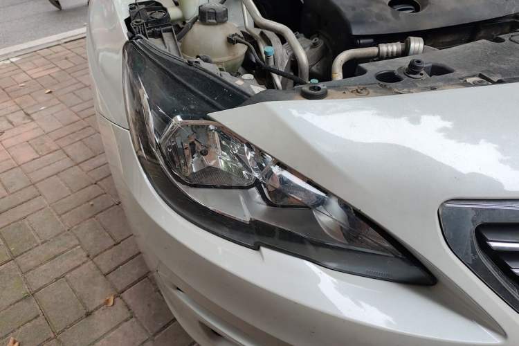 Used Peugeot 408 2014 1.8L Automatic Luxury Edition Right Front Headlight