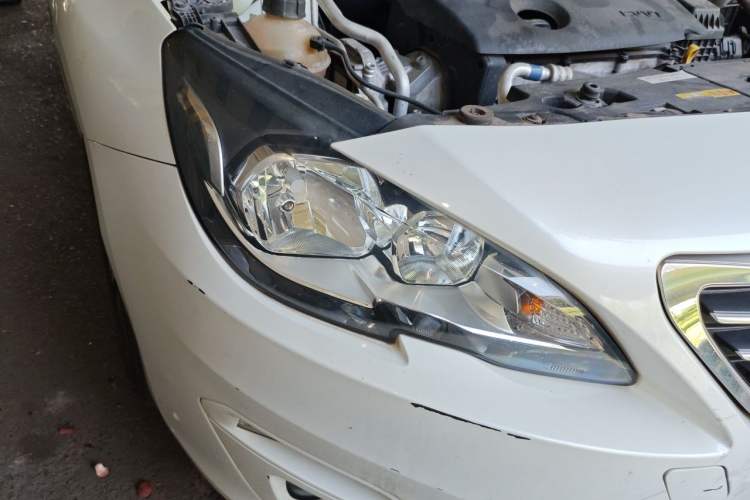 Used Peugeot 408 2014 1.8L Automatic Luxury Edition Right Front Headlight