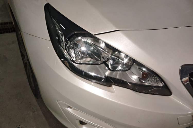 Used Peugeot 408 2014 1.8L Automatic Luxury Edition Right Front Headlight
