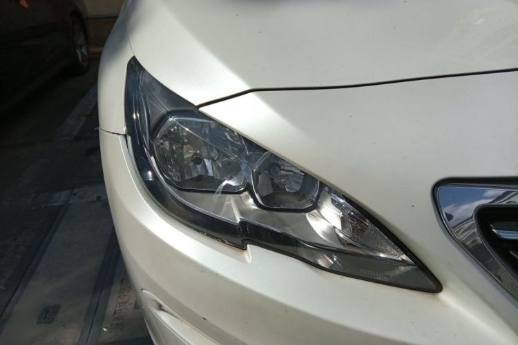 Used Peugeot 408 2014 1.8L Automatic Luxury Edition Right Front Headlight