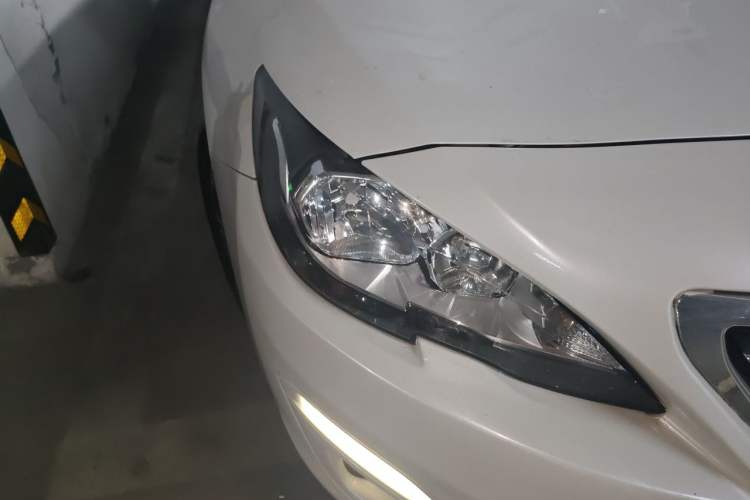 Used Peugeot 408 2014 1.8L Automatic Luxury Edition Right Front Headlight