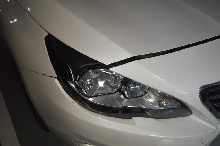 Used Peugeot 408 2014 1.8L Automatic Luxury Edition Right Front Headlight