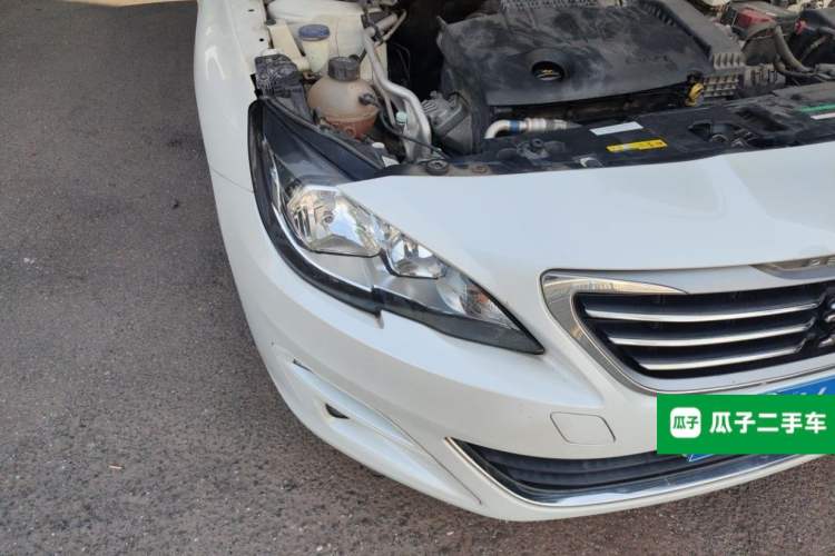 Used Peugeot 408 2014 1.8L Automatic Luxury Edition Right Front Headlight