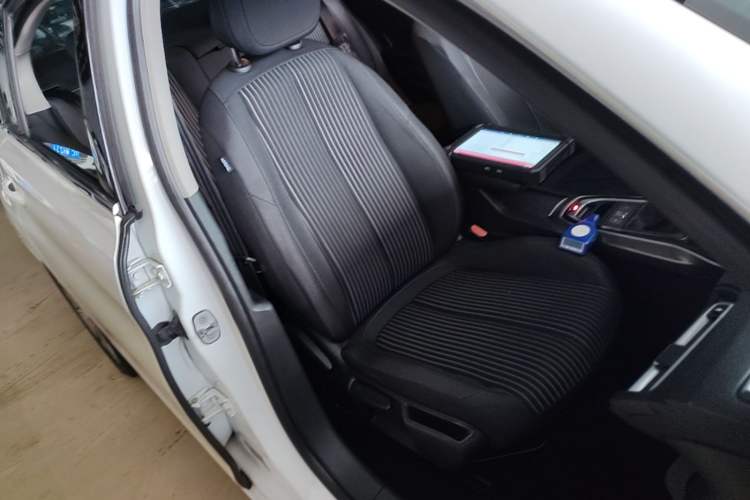 Used Peugeot 408 2014 1.8L Automatic Luxury Edition Right Front Seat