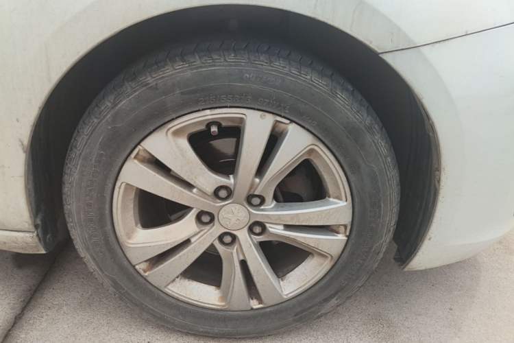 Used Peugeot 408 2014 1.8L Manual Leading Edition Right Front Wheel Hub