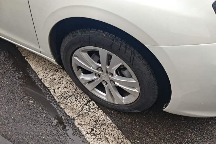 Used Peugeot 408 2014 1.8L Manual Leading Edition Right Front Wheel Hub
