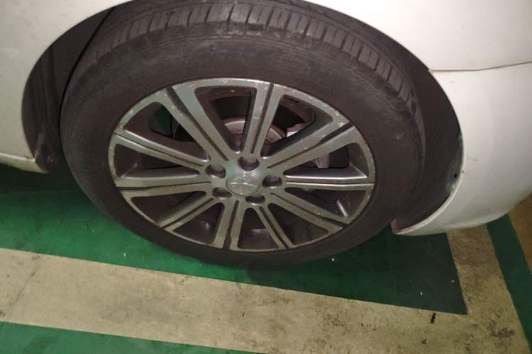 Used Peugeot 408 2014 1.8L Automatic Luxury Edition Right Front Wheel Hub