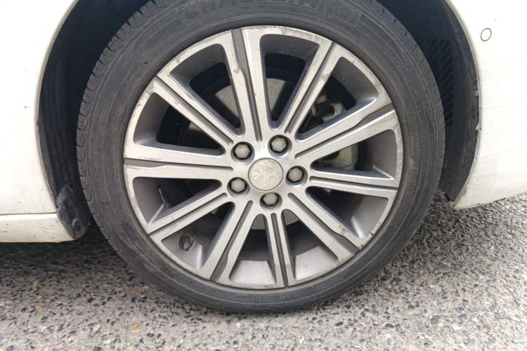 Used Peugeot 408 2014 1.6T Automatic Supreme Edition Right Front Wheel Hub