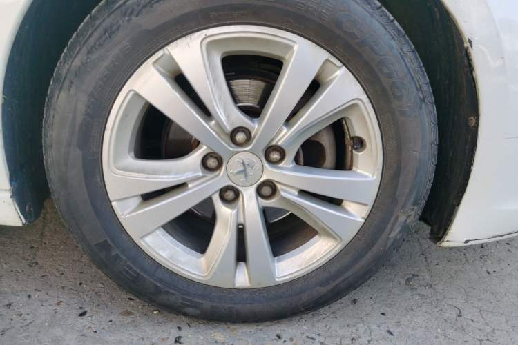 Used Peugeot 408 2014 1.8L Manual Leading Edition Right Front Wheel Hub