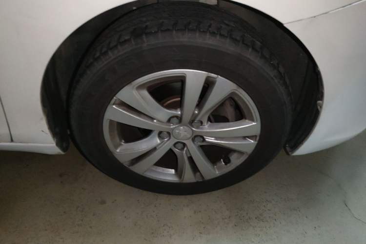 Used Peugeot 408 2014 1.8L Manual Leading Edition Right Front Wheel Hub