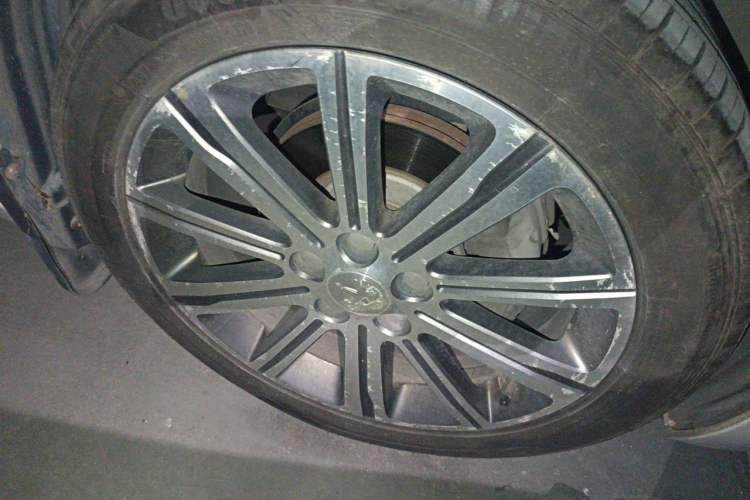 Used Peugeot 408 2014 1.8L Automatic Luxury Edition Right Front Wheel Hub