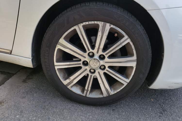 Used Peugeot 408 2014 1.8L Automatic Luxury Edition Right Front Wheel Hub