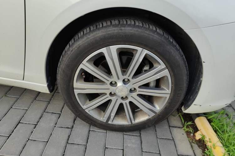 Used Peugeot 408 2014 1.6T Automatic Prestige Edition Right Front Wheel Hub